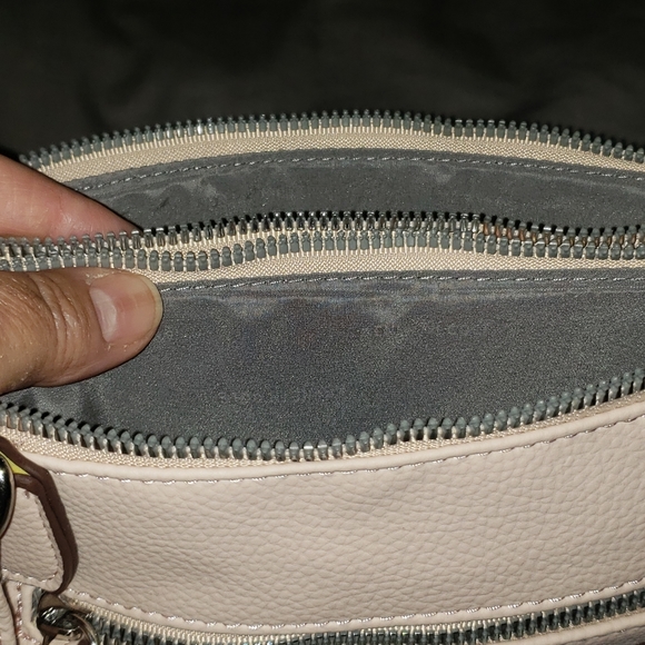 Kenneth Cole Bag - Picture 4 of 5